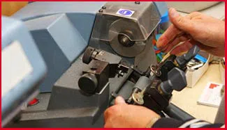 Glendale Locksmith Glendale, CA 818-351-3524 - 9-key-cutting